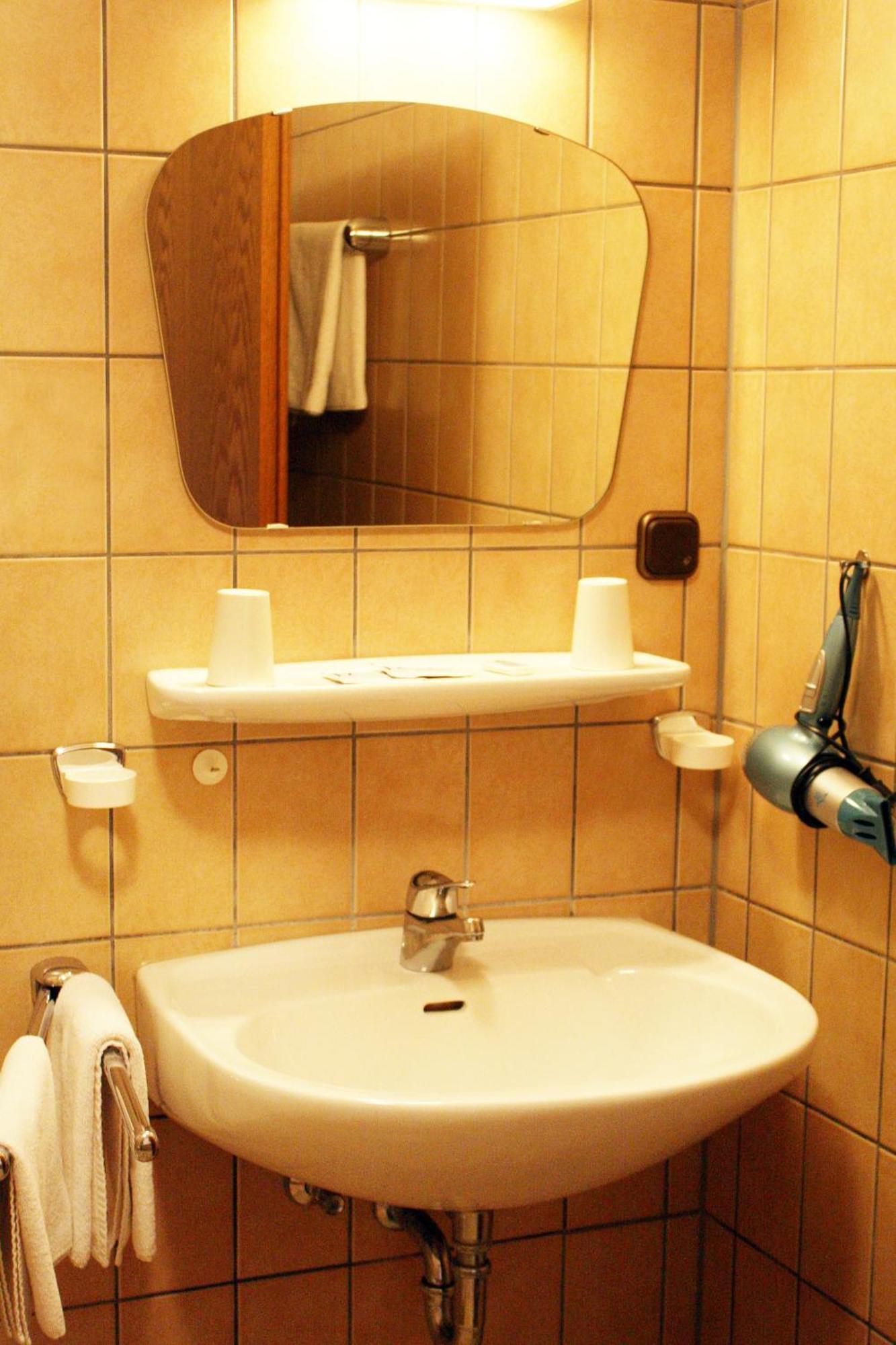 Hotel Drei Kronen Burgkunstadt Exteriör bild
